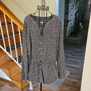 👚Talbots Black and White Geometric Blouse